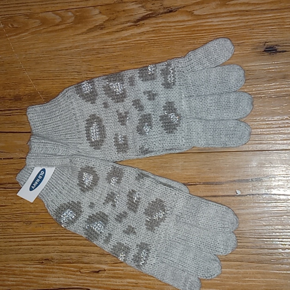 Nwt -Old Navy Winter Stocking Hat and Gloves - Picture 5 of 7